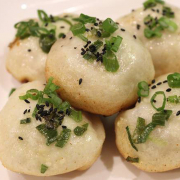2. Shanghai Style Pan Fried Pork Buns (5 Pcs) 上海生煎包